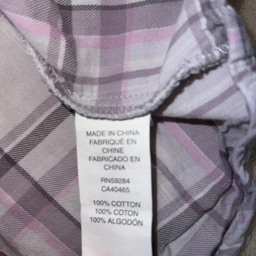 The children place plaid